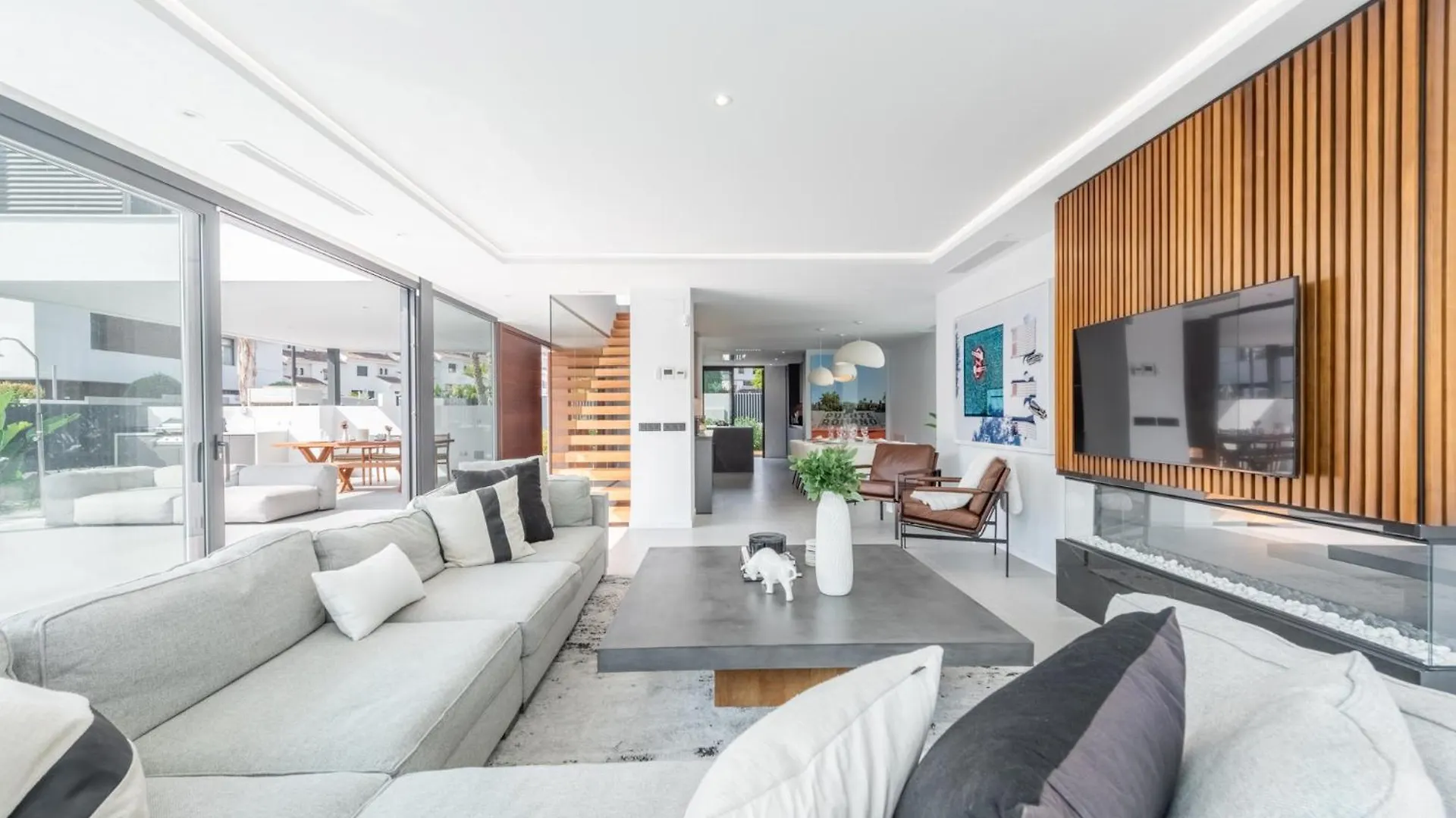 Extravagant 5 Bdrm Golfer'S Villa With Private Pool 에스테포나 아파트